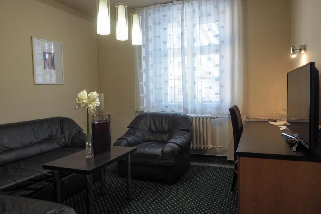 Hotel Vacek Pod Vezi Hradec Králové Exteriör bild